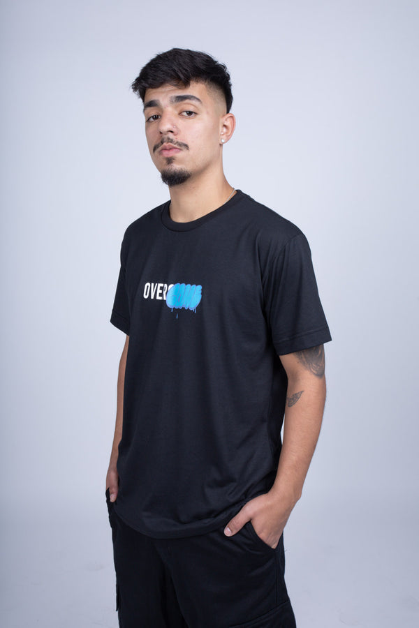 Camiseta Overcome "LogoBox Grafitti" Preta