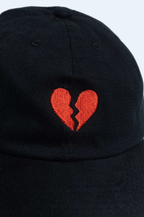 Boné Dad Hat Overcome "Broken Heart" Preto