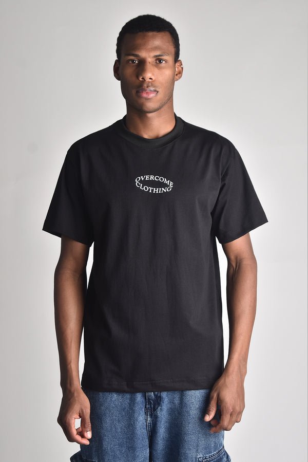 Camiseta Overcome Spiral Script Preta