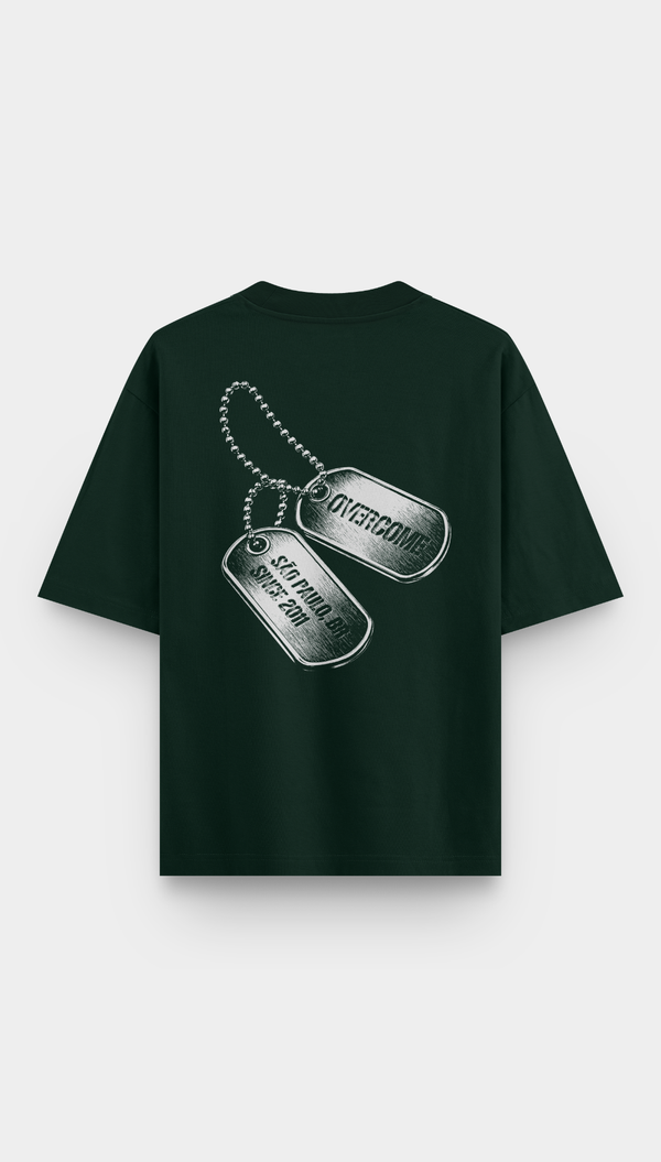 Camiseta Overcome Dog Tag Verde-001