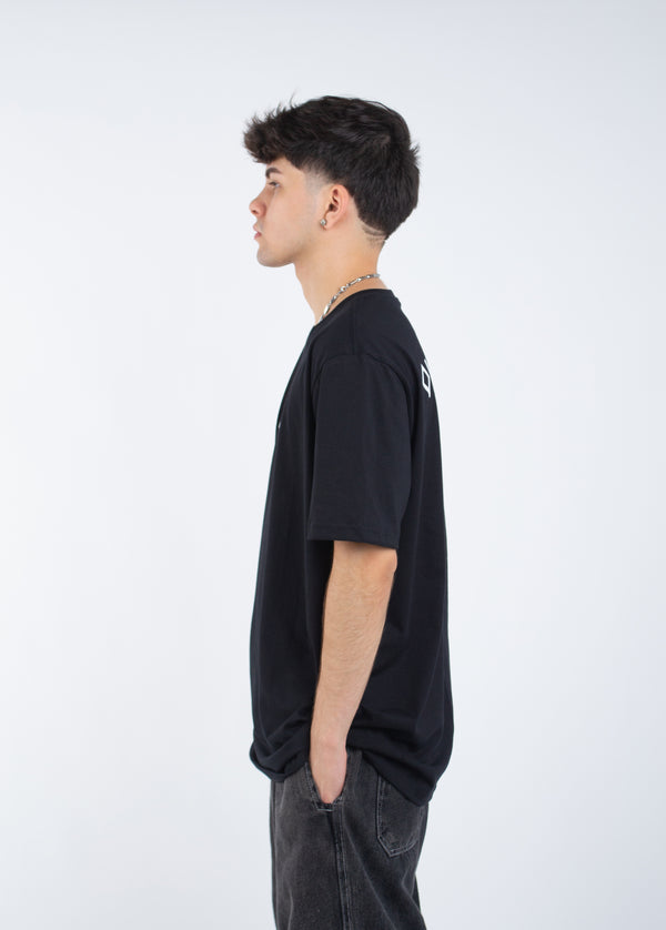 Camiseta Overcome Greek Script Preta