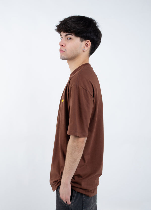 Camiseta Overcome Secret Smile Marrom