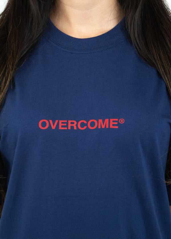 Camiseta Overcome x Gabi Weekend "Back Script" Azul Marinho