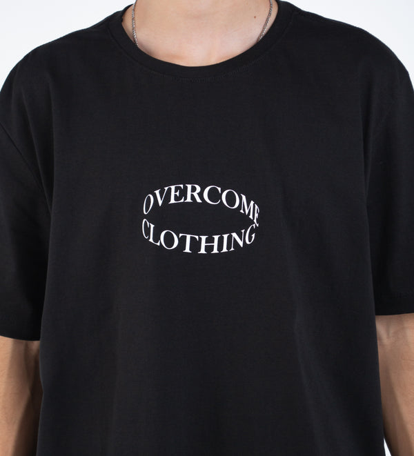 Camiseta Overcome Spiral Script Preta