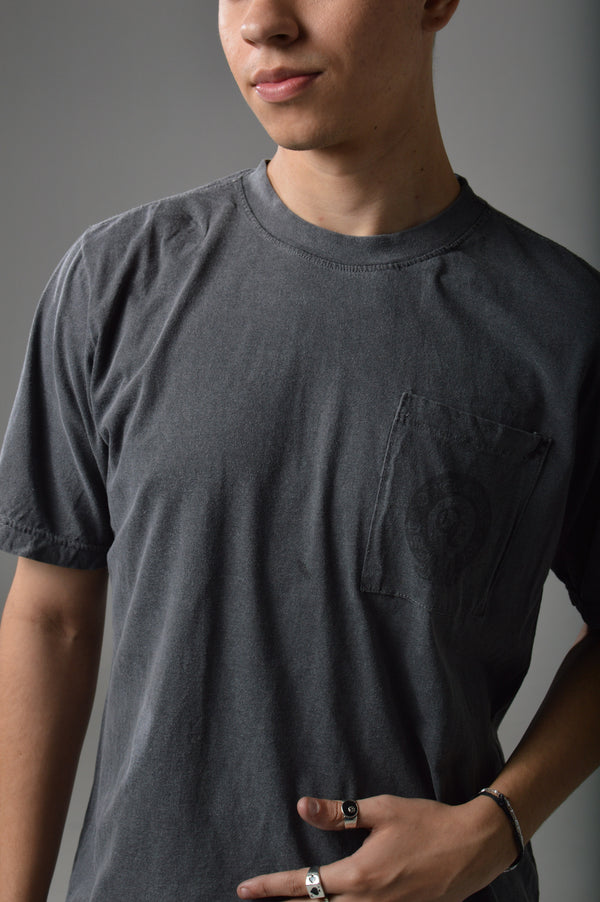 Camiseta Overcome Pocket Old Letters IV Estonada