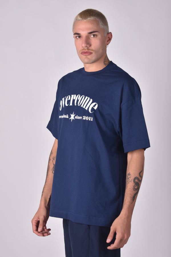 Camiseta Overcome Oversized Varsity Puff Azul