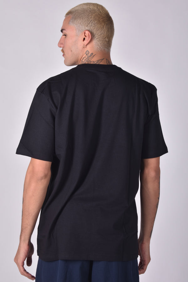Camiseta Overcome Subscript Preta/Vermelha