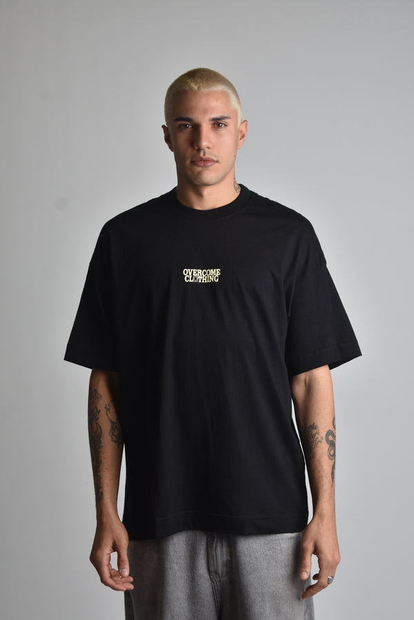 Camiseta Oversized Overcome Hipnose Preta