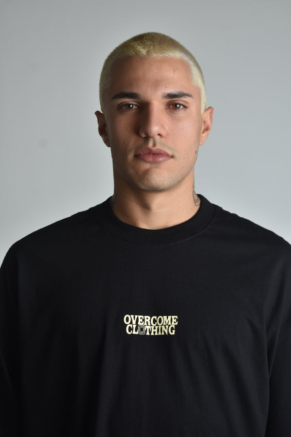 Camiseta Oversized Overcome Hipnose Preta