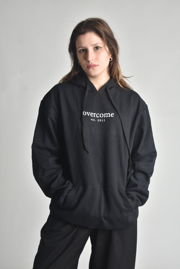 Moletom Overcome Canguru "Est 2011" Preto
