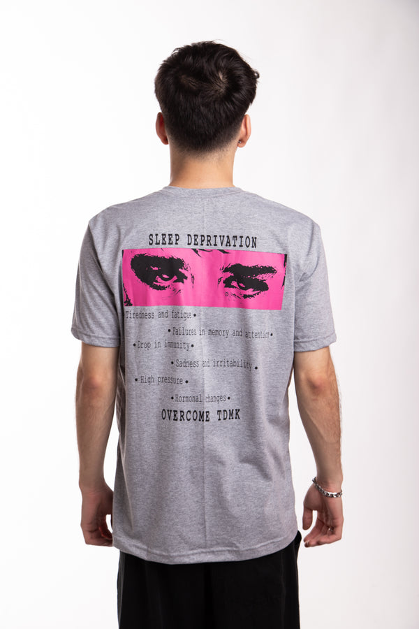 Camiseta Overcome Sleep Deprivation Cinza Mescla