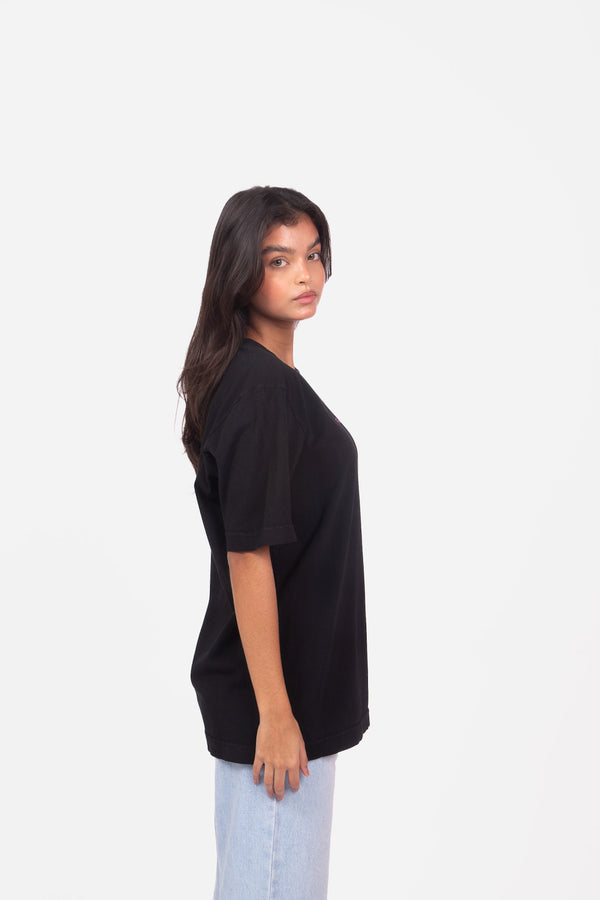 Camiseta Overcome Purple Lettering Preta