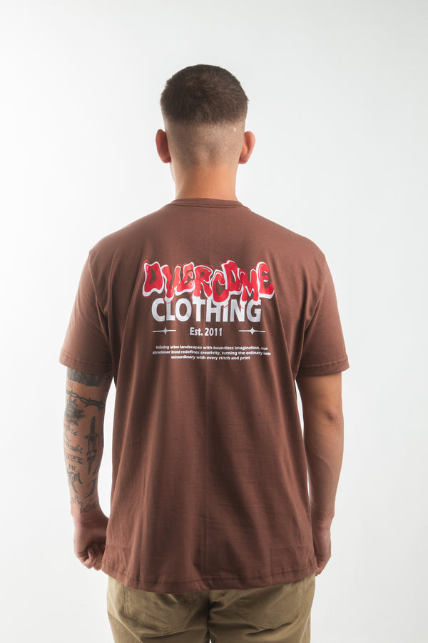 Camiseta Overcome Manifesto Marrom