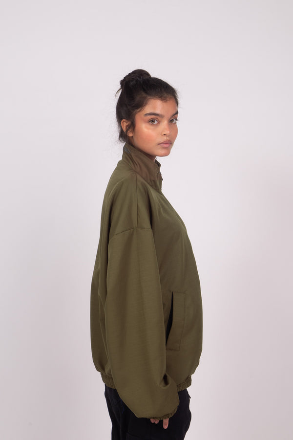 Corta Vento Overcome RipStop "Collar Neck" Verde Militar