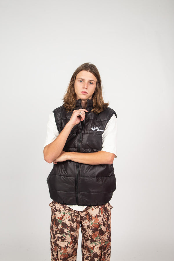 Colete Puffer Una Vita Water Logo Preto