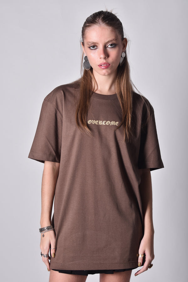 Camiseta Overcome Gothic Marrom