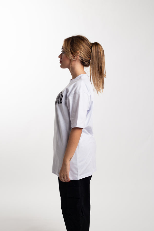 Camiseta Overcome "College" Branco