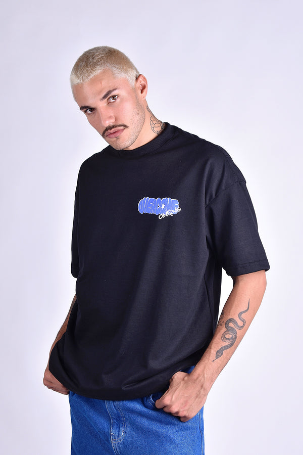 Camiseta Overcome Oversized Puffy Letters Preto