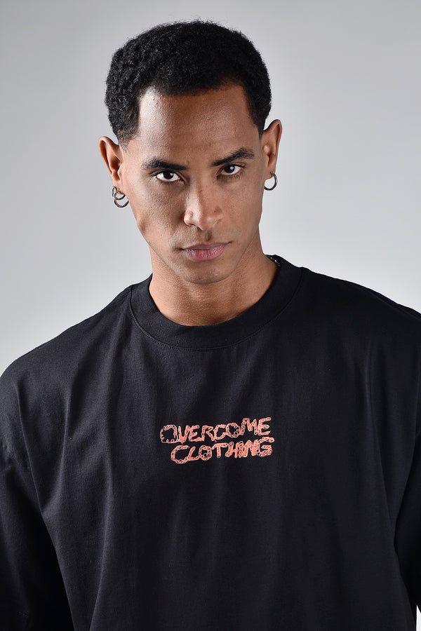 Camiseta Oversized Overcome Sketch Preta