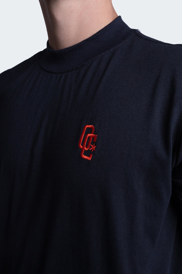 Camiseta Overcome "OC Logo Bordado" Preta/Vermelho